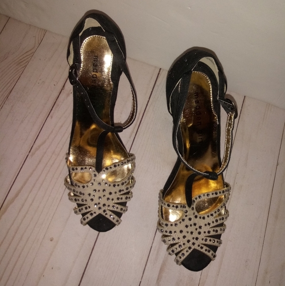 Madden girl T-strap nude and black open toe heels - Picture 15 of 15